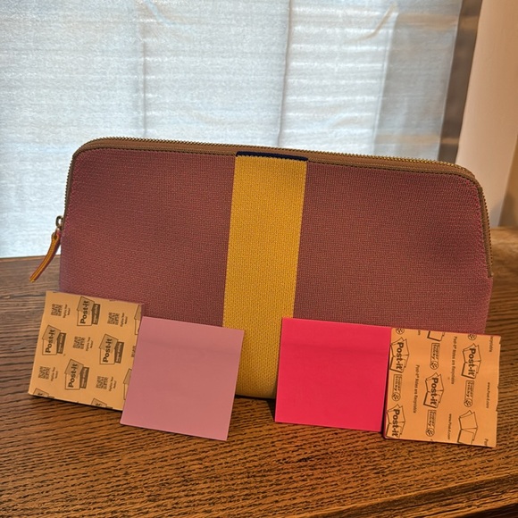 Large Rothy’s Vanity - Picture 5 of 5